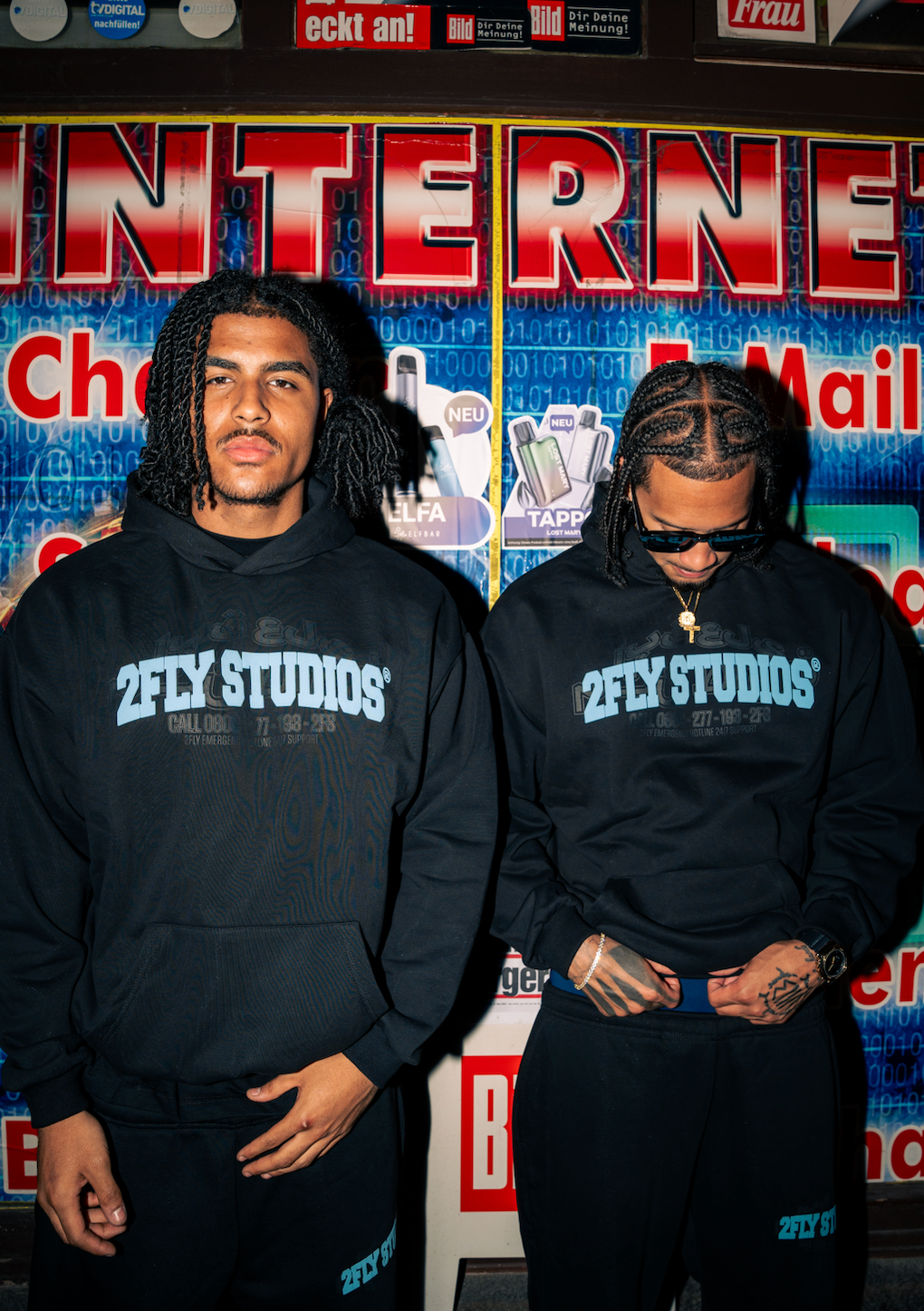 ARABIC HOTLINES HOODIE BLACK