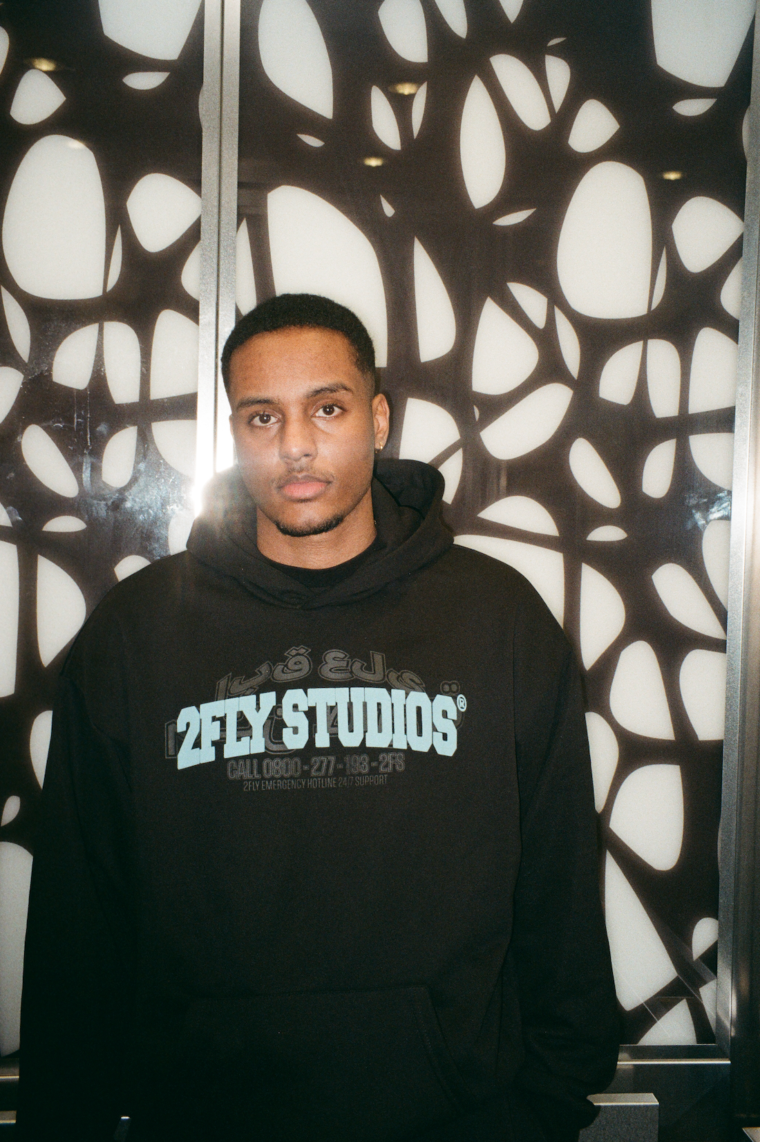 ARABIC HOTLINES HOODIE BLACK